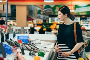 Một phần tư phụ nữ mang thai không nhận đủ omega-3 từ bữa ăn hoặc thực phẩm chức năng