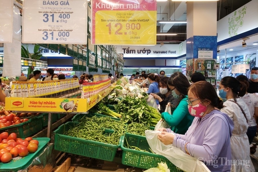 Người dân Đà Nẵng mua đồ tích trữ. (Nguồn ảnh: socongthuong.danang.gov.vn)