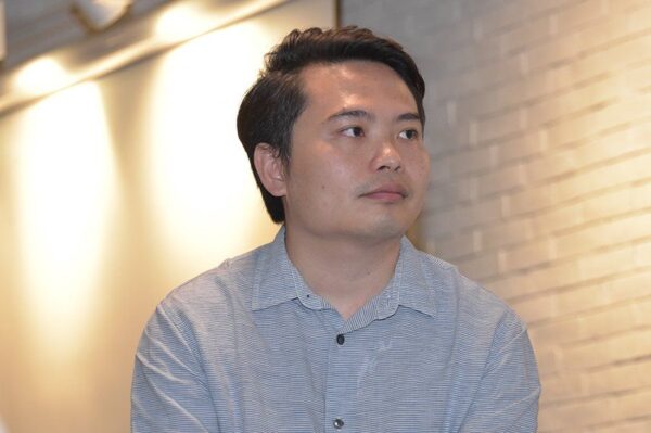 Jevons Au, tại buổi chiếu bộ phim Vụ thảm sát Thiên An Môn, được tổ chức tại Kwun Tong, Hồng Kông, vào ngày 2 tháng 6 năm 2019. (Guo Weili / The Epoch Times)