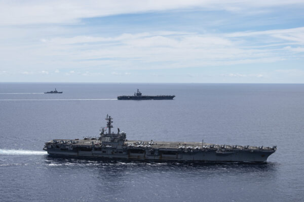 Hàng không mẫu hạm Hoa Kỳ trở lại Biển Đông khi căng thẳng đang gia tăng