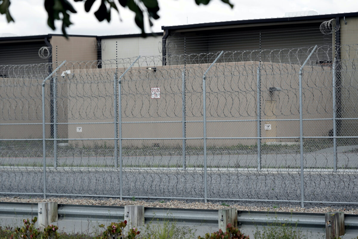 California thả 8,000 tù nhân nhằm giảm sự lây lan của đại dịch