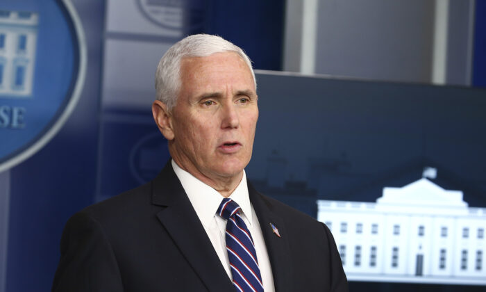 Phó Tổng thống Mike PencePhó Tổng thống Mike Pence (Ảnh Tasos Katopodis / Getty Images qua Theepochtimes)