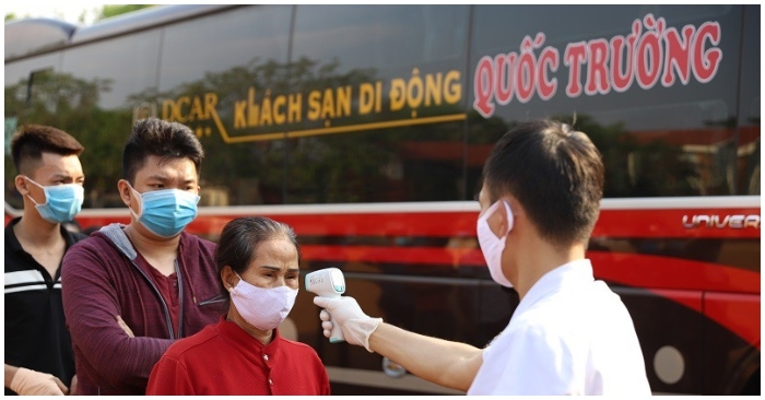 Đắk Lắk - Kiểm tra thân nhiệt hành khách. ( Ảnh daklak.gov.vn qua ntdvn)