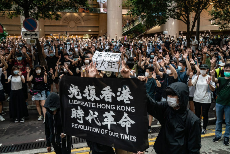 Người dân Hong Kong biểu tình phản đối luật an ninh của Trung Quốc hôm 1/7/2020 (Ảnh: Anthony Kwan/Getty Images)