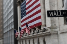 Bắc Kinh mua chuộc nước Mỹ như thế nào?