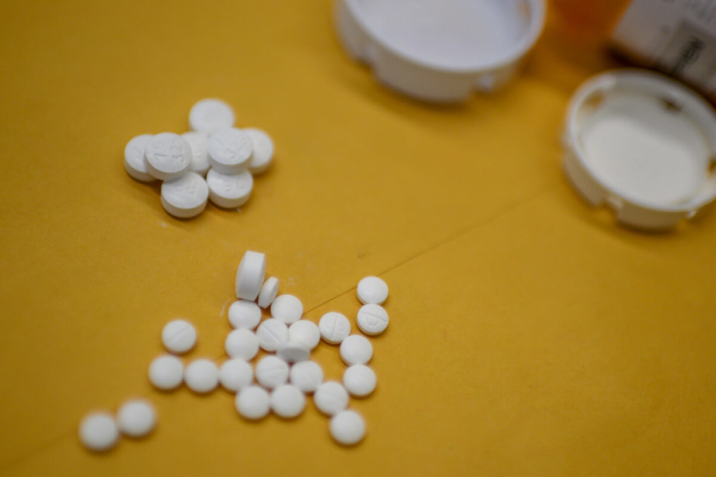 Khủng hoảng dược phẩm opioid trong cơn đại dịch