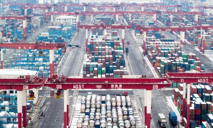 Trung Quốc: Xuất cảng tháng 7 giảm mạnh; nhập cảng tăng nhẹ