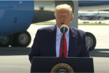 TT Trump hoãn đàm phán thương mại với Trung Quốc