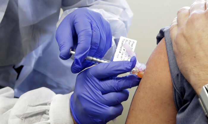 Vaccine Moderna được FDA cấp phép