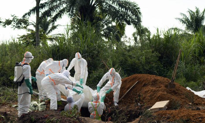Ebola có nguy cơ bùng phát không kiểm soát ở châu Phi