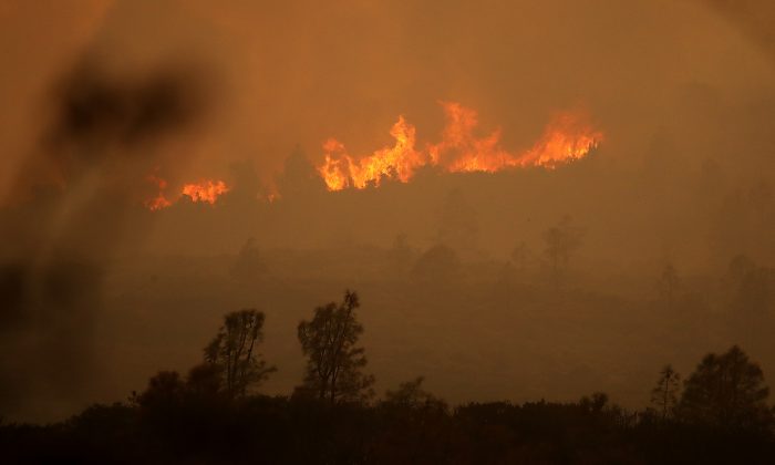 Cháy rừng ở Nam California – gần 8,000 người sơ tán