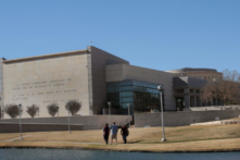 Nhà nghiên cứu của NASA bị bắt vì che giấu mối quan hệ với Trung Quốc