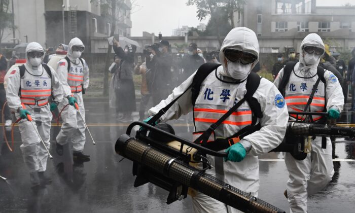 Đài Loan tăng gần 10,000% ca COVID-19 lây nhiễm cộng đồng trong một tháng, kỷ lục với số ca tử vong