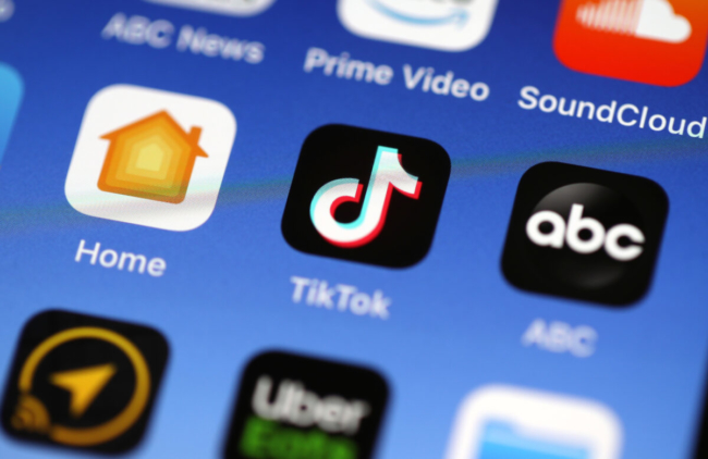 <em>Ứng dụng TikTok được hiển thị trên Apple iPhone dưới dạng ảnh tệp. (Ảnh: Justin Sullivan / Getty Images)</em>