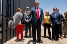 Tòa án Tối cao Mỹ từ chối yêu cầu ngăn TT Trump xây tường biên giới