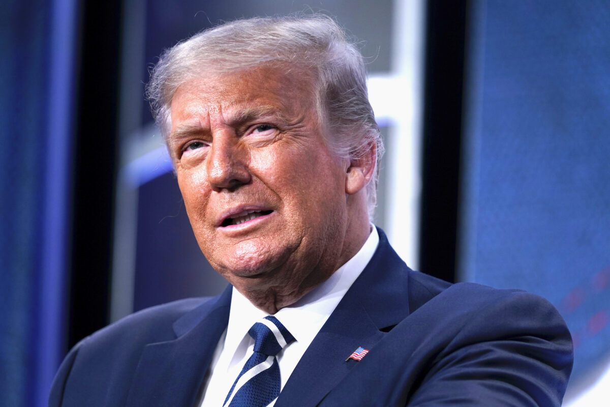 Tổng thống Donald Trump phát biểu tại Cuộc họp Hội đồng Chính sách Quốc gia 2020, vào ngày 21/8/2020, tại Arlington, Va. (Ảnh Evan Vucci / AP)