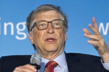 Cần đánh thuế Quỹ từ thiện gia đình của Bill Gates và Jeff Bezos