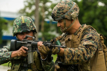 Philippines cảnh báo Trung Quốc về ‘điều tồi tệ nhất’ trên Biển Đông