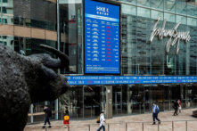 Hồng Kông: Ngân hàng Trung Quốc mở rộng hoạt động, nhưng ngân hàng nước ngoài thoái lui