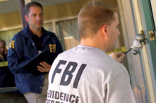 FBI Mỹ bắt 2 nhà nghiên cứu Trung Quốc