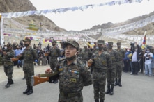 Ấn Độ chi hơn 100 triệu USD mua vũ khí cho quân đội tiền tuyến