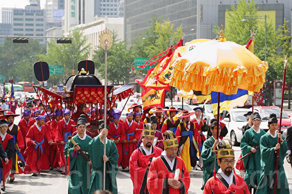 Hình ảnh lễ hội “Xã tắc đại tế” ở Hàn quốc. (Ảnh Toàn Vũ/The Epoch Times)