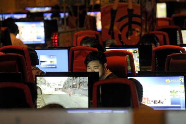 Để duy trì cái gọi là “sự ổn định”, Trung Quốc đã xây dựng một loạt hệ thống mạng lưới kiểm duyệt internet, và không ngừng tăng cường giám sát người dân. Hình ảnh minh hoạ. (Ảnh: Getty Images)