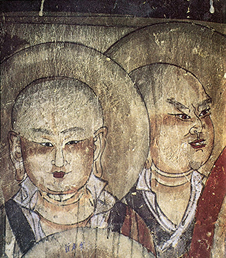 Bức bích họa vẽ các đệ tử của Đức Phật tại hang núi Tây Hạ Văn Thù Sơn, nằm ở phía bắc, bên ngoài khám thờ, trụ trung tâm của Vạn Phật động (Ảnh phạm vi công cộng qua Epoch Times).