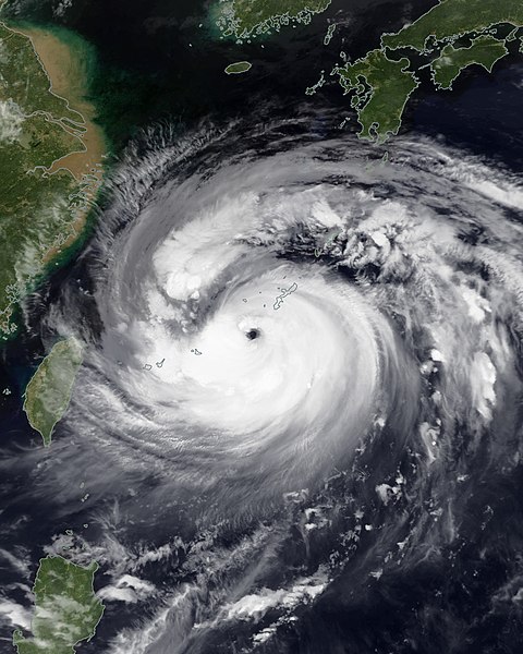 Hình ảnh cơn Bão Maysak gần Okinawa vào lúc 13:47 UTC ngày 31 tháng 8 năm 2020. (Ảnh Wikimedia)