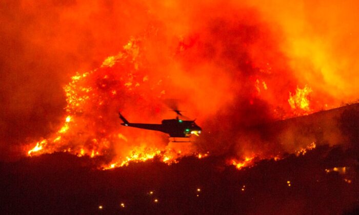Thống đốc California tuyên bố tình trạng khẩn cấp về cháy rừng