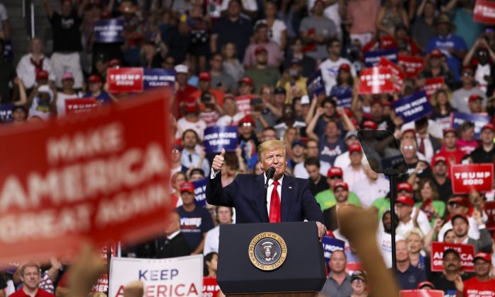 Tổng thống Donald Trump tại sự kiện tái đắc cử năm 2020 ở Orlando, Fla., Vào ngày 18 tháng 6 năm 2019. (Ảnh: Charlotte Cuthbertson / The Epoch Times)