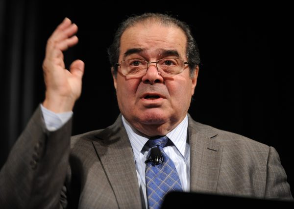 <em>Thẩm phán Tòa án Tối cao Antonin Scalia tại cuộc họp thường niên lần thứ 59 "Mùa xuân Luật Chống độc quyền" của Hiệp hội Luật sư Hoa Kỳ (ABA) ở Washington, vào ngày 31/3/2011. (Ảnh: Jewel Samad/AFP/Getty Images)</em>