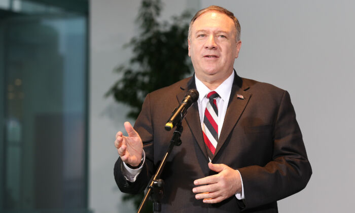 Ông Mike Pompeo hy vọng Viện Khổng Tử sẽ ‘biến mất’ khỏi Hoa Kỳ vào cuối năm 2020. (Ảnh: Andreas Gora - Pool / Getty qua The Epoch Times)