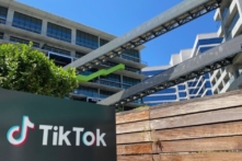 TT Trump chấp thuận ‘ý tưởng’ cho Oracle & Walmart thỏa thuận với Bytedance về TikTok