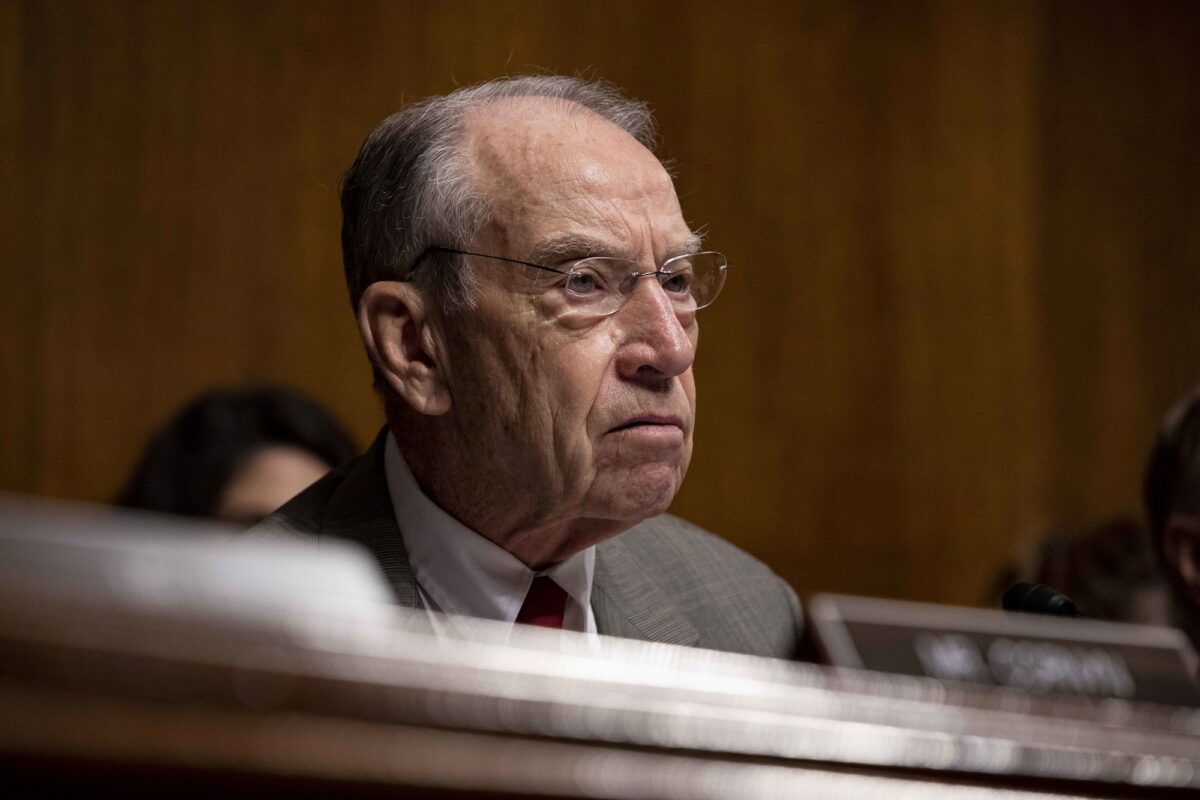 Thượng nghị sĩ Chuck Grassley (Cộng Hoà-Iowa) tại Điện Capitol ở Washington vào ngày 11/6/2019. (Ảnh Anna Moneymaker / Getty Images)