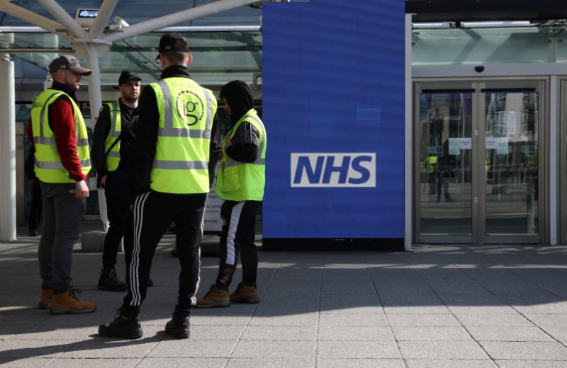 Hơn 1000 bác sĩ tại Anh muốn rời bỏ Hệ thống Y tế Quốc gia