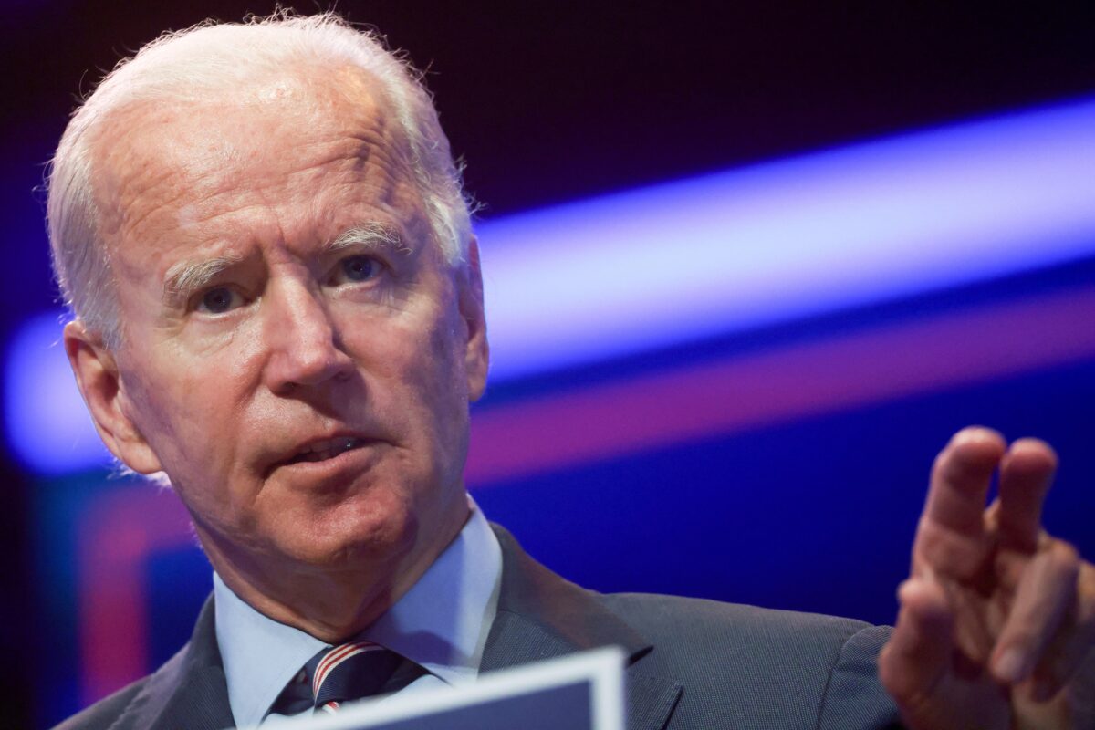 Ứng cử viên tổng thống của Đảng Dân Chủ đồng thời là cựu Phó Tổng thống Joe Biden nói chuyện với các phóng viên ở Wilmington, Delaware, vào ngày 16/9/2020. (Ảnh Jonathan Ernst/ Reuters)