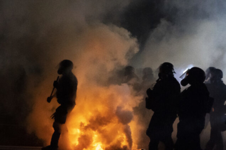 Bộ Tư pháp: Portland, Seattle, NYC dung túng tình trạng vô chính phủ, bạo lực và phá hoại tài sản