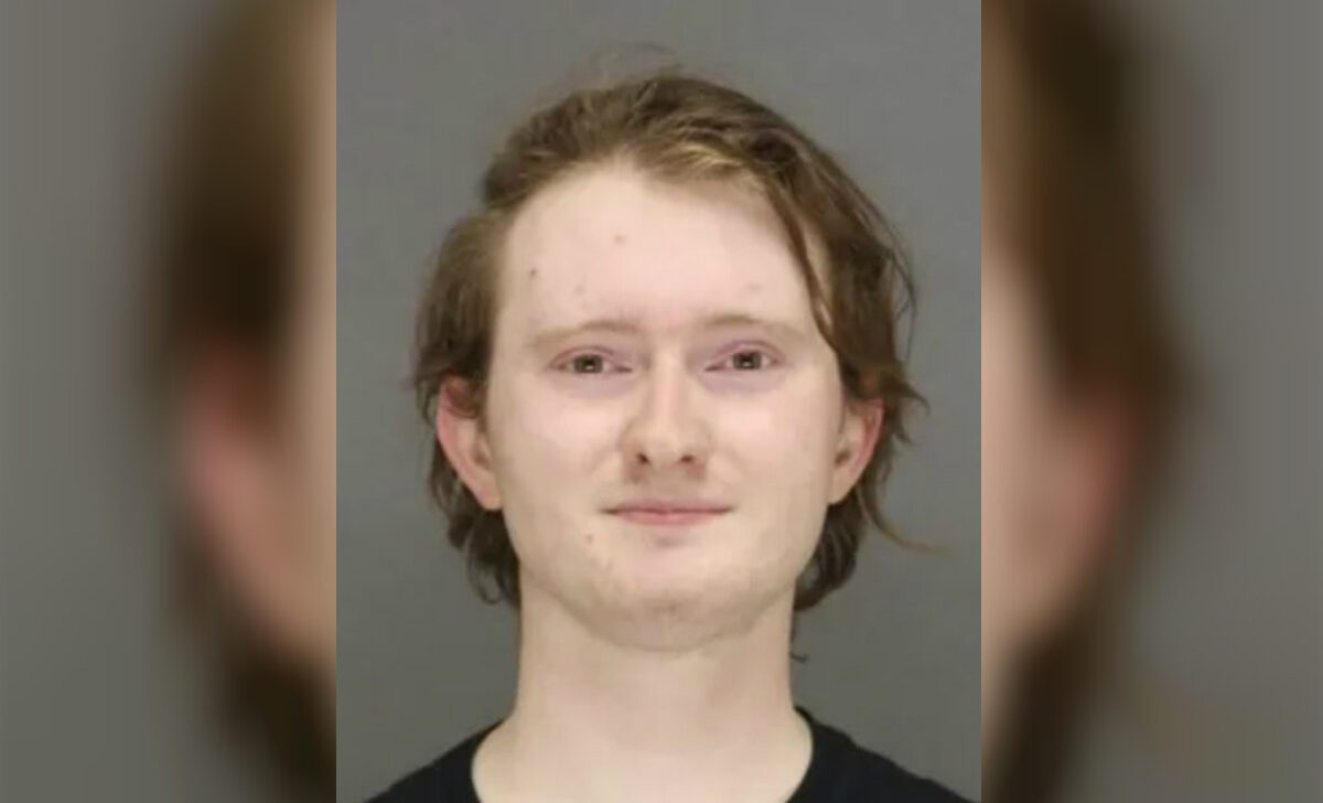 Matthew Banta, một thành viên Antifa, trong một ảnh căn cước không rõ ngày tháng. (Ảnh Brown County Jail)