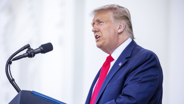Tổng thống Donald Trump phát biểu trong một cuộc họp báo tại North Portico tại Tòa Bạch Ốc ở Washington vào ngày 7/9/2020. (Ảnh: Tasos Katopodis/Getty qua The Epoch Times)