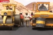 Ấn Độ xây cầu đường biên giới để bắt kịp với Trung Quốc