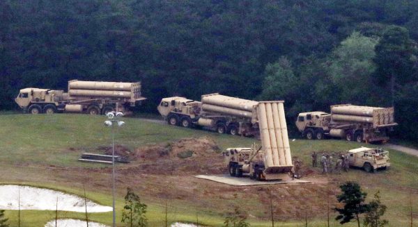 Hệ thống phòng thủ tầm cao giai đoạn cuối (THAAD) được nhìn thấy khi chúng đến Seongju, Hàn Quốc vào ngày 7 tháng 9 năm 2017. (Ảnh Lee Jong-hyeon / News1 qua Reuters)