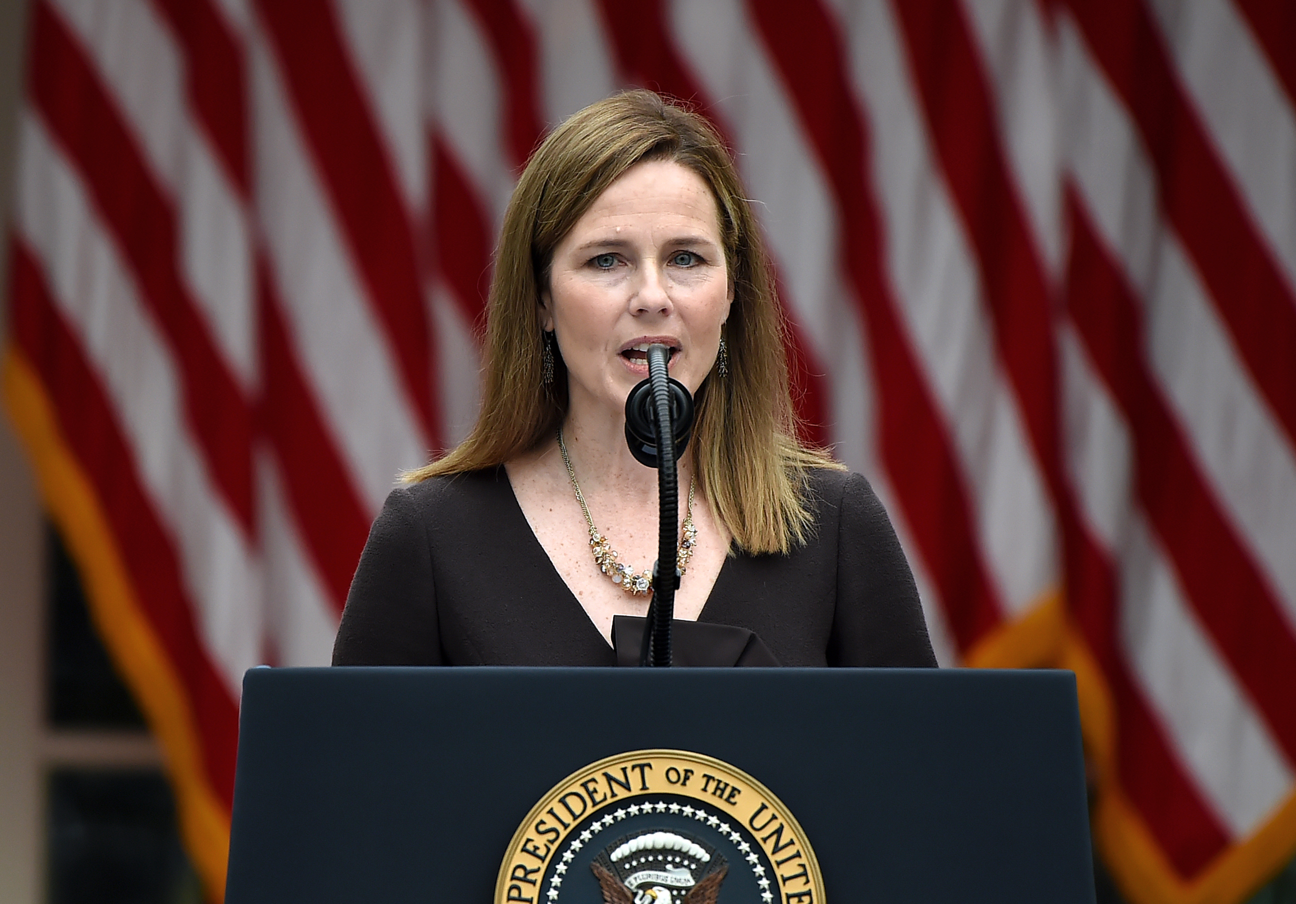 TT Trump, Amy Coney Barrett và Nghệ thuật đàm phán