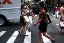 Khảo sát ISM: Việc làm trong lĩnh vực dịch vụ tăng trưởng trong tháng 9 sau sáu tháng giảm liên tục