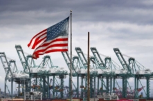 Thâm hụt thương mại Hoa Kỳ trong tháng 8 cao nhất trong vòng 14 năm