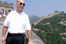 Nhìn lại mối quan hệ kinh doanh với Trung Quốc của gia đình Biden