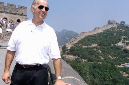 Nhìn lại mối quan hệ kinh doanh với Trung Quốc của gia đình Biden