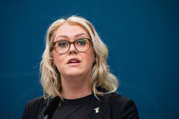 Bộ trưởng Y tế Thụy Điển Lena Hallengren tại Stockholm, Thụy Điển, vào ngày 31 tháng 3 năm 2020. (Ảnh Jonathan Nackstrand / AFP / Getty Images)