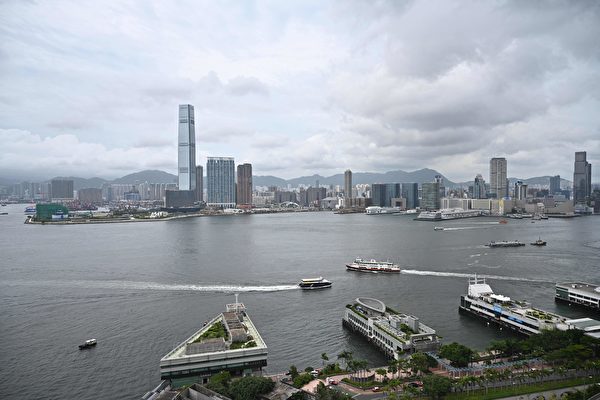 Ngân hàng đầu tư Hồng Kông: Nhân viên đại lục chiếm 60%, người Hồng Kông chiếm 30%