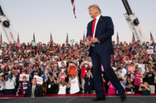 Không khí tranh cử tổng thống – Nơi sôi nổi, nơi ảm đạm